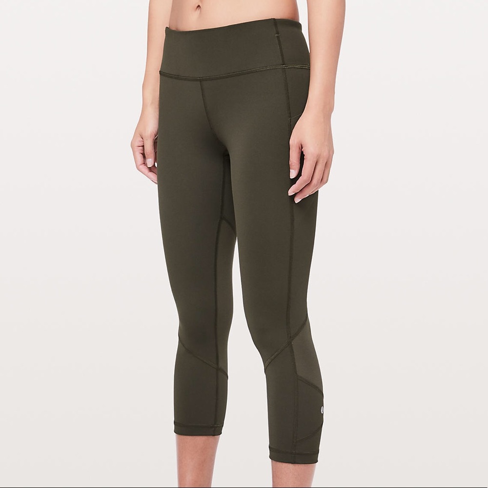 Lululemon Pace Rival Crop, almost like new. Great condition